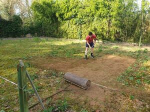 Une rénovation complète d'un terrain d'un voisin